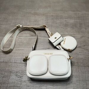 Michael Kors Jet Set Medium Leather Crossbody Bag